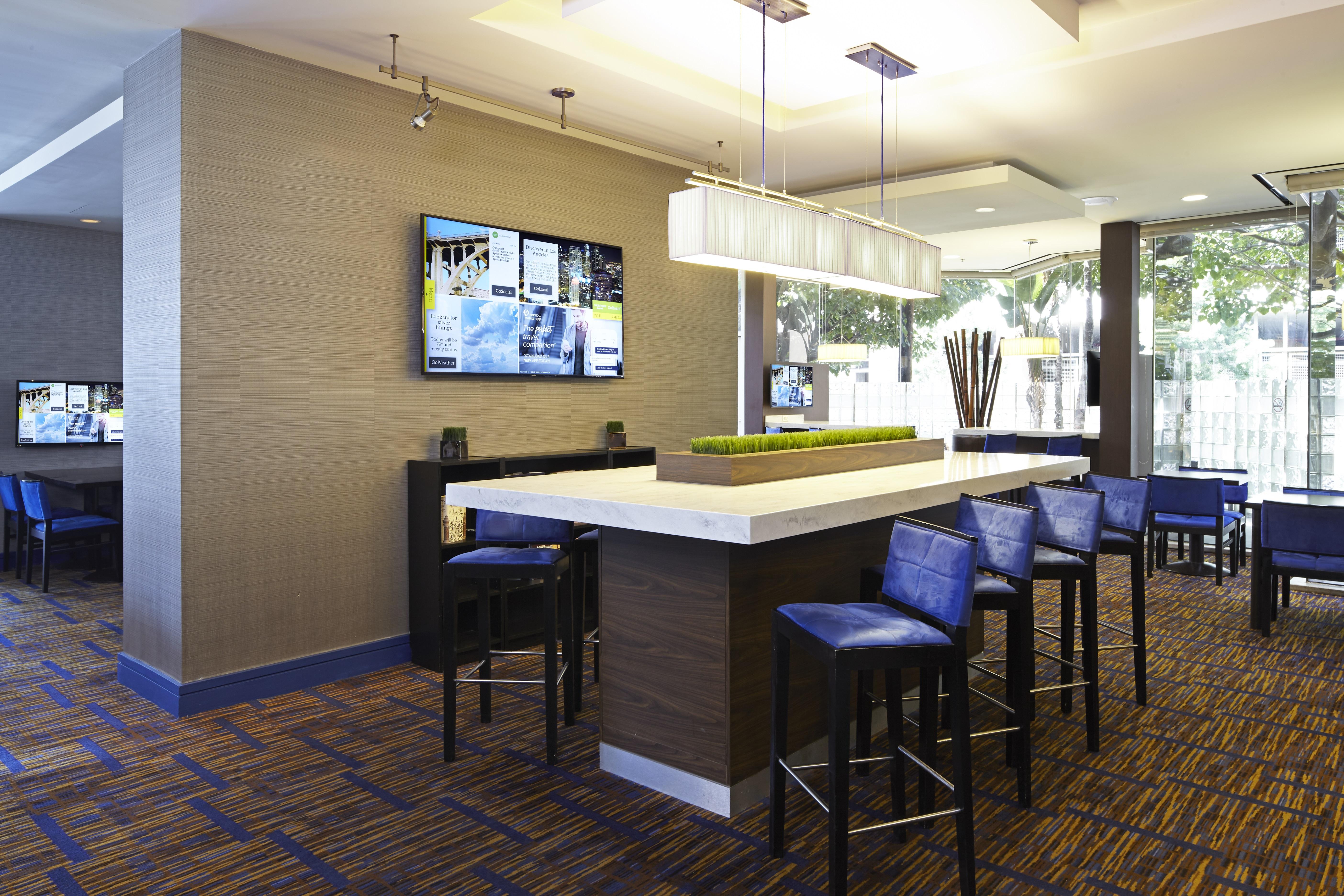 Courtyard By Marriott Los Angeles Lax / Century Boulevard — Photos 2